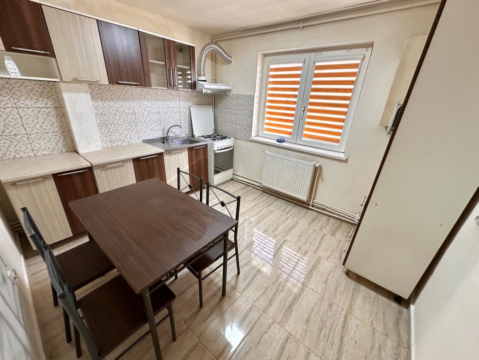 DE INCHIRIAT I GARSONIERA I DECOMANDATA I ETAJ 1 I 40 MP I – fotografia 1 din 8
