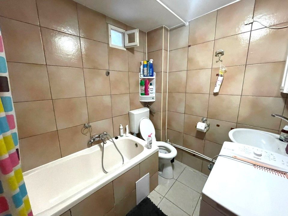 Zona UMF, casa de inchiriat cu curte – fotografia 6 din 13