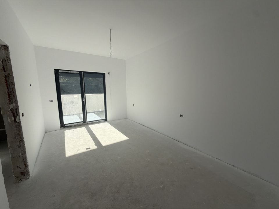 P5034 Apartament DECOMANDAT cu 3 camere zona LAC DUMBRAVITA,ETAJ 1, 2 Parcari – fotografia 2 din 35