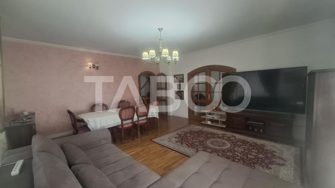 Apartament 4 camere 155 mp 2 balcoane garaj inchis Central Sibiu – fotografia 1 din 11