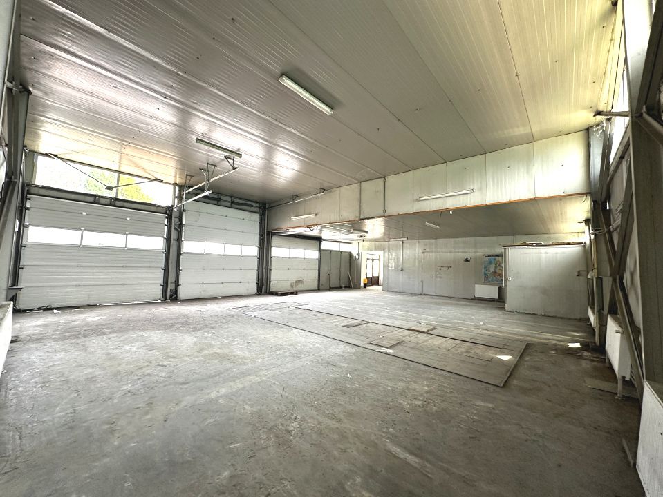 DEPOZIT 450 mp. Birouri Hala si TEREN Imprejmuit 4077 mp Asfalt - Utilitatile – fotografia 14 din 29