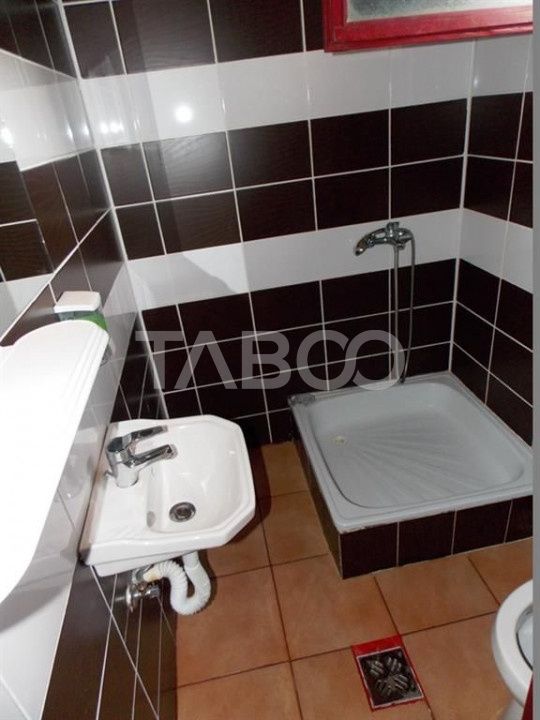Pensiune de vanzare 13 camere si teren 3000 mp la cheie Comision 0% – fotografia 48 din 53