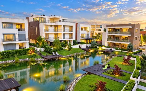 Elite Lakefront Villa – Greenlake
