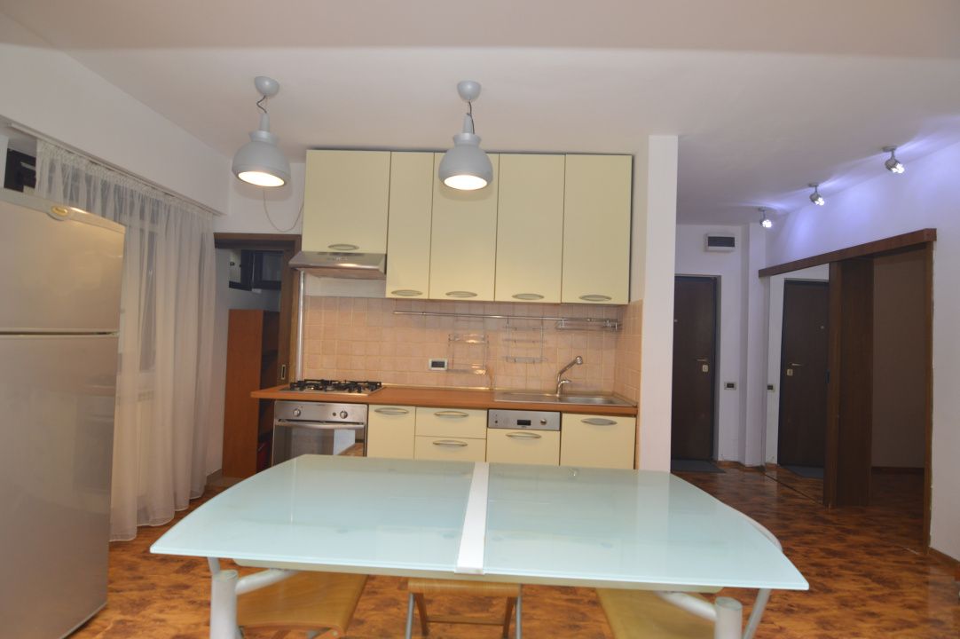 INCHIRIERE APARTAMENT 3 CAMERE UNIRII-CAMERA DE COMERT – fotografia 15 din 21