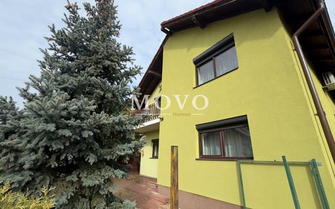 Casa individuala cu garaj, teren 706mp, terasa la etaj 50mp, in Dumbravita.