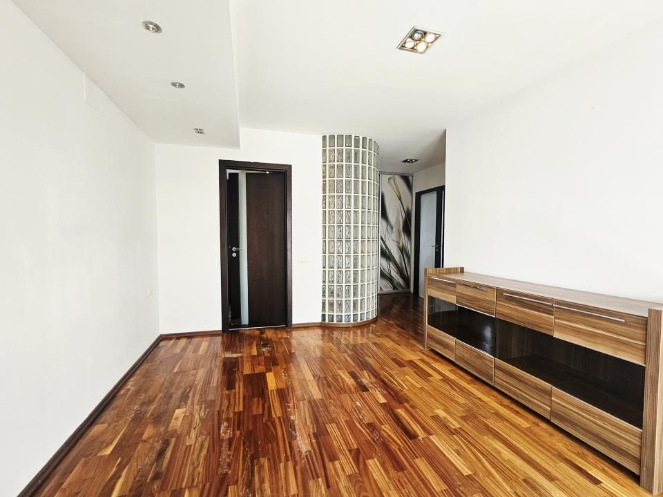 Iancu Nicolae/Bloc Boutique/ 4 camere de vanzare – fotografia 11 din 18