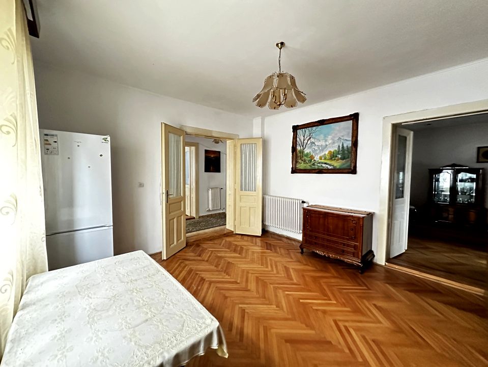 Casa 4 Camere pe Parter 441 mp Teren Alba Iulia Ultracentral CENTRU Turistic – fotografia 3 din 49