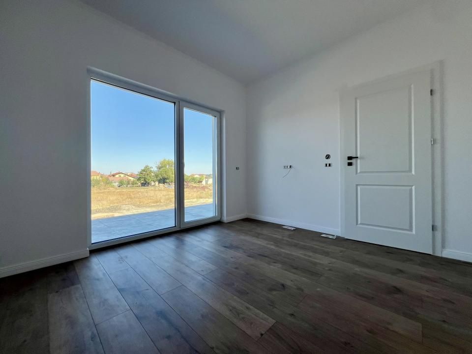 Triplex modern, 3 camere, 80 mp utili, 216 mp teren - Zona Sacalaz – fotografia 5 din 9