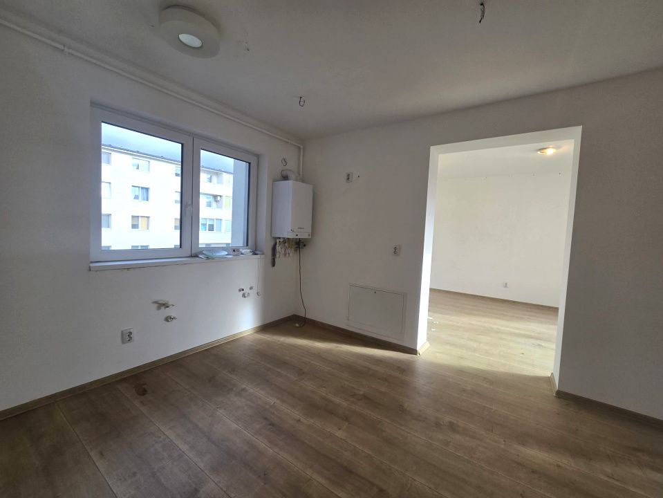 Apartament de închiriat, ideal pentru birou / spațiu comercial | Eroilor – fotografia 3 din 7