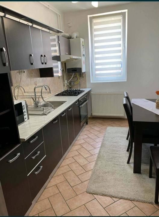Apartament 2 camere, decomandat, etaj 2, Eroilor, Floresti – fotografia 2 din 8