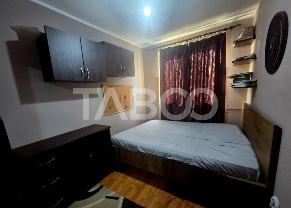 Apartament 3 camere semidecomandat etaj 3 zona 13 Decembrie 50 mpu – fotografia 3 din 9