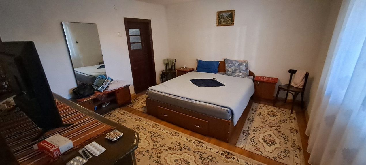 Casă de vânzare – 3 camere – Comuna Mihăești, sat Văcărea – fotografia 5 din 8