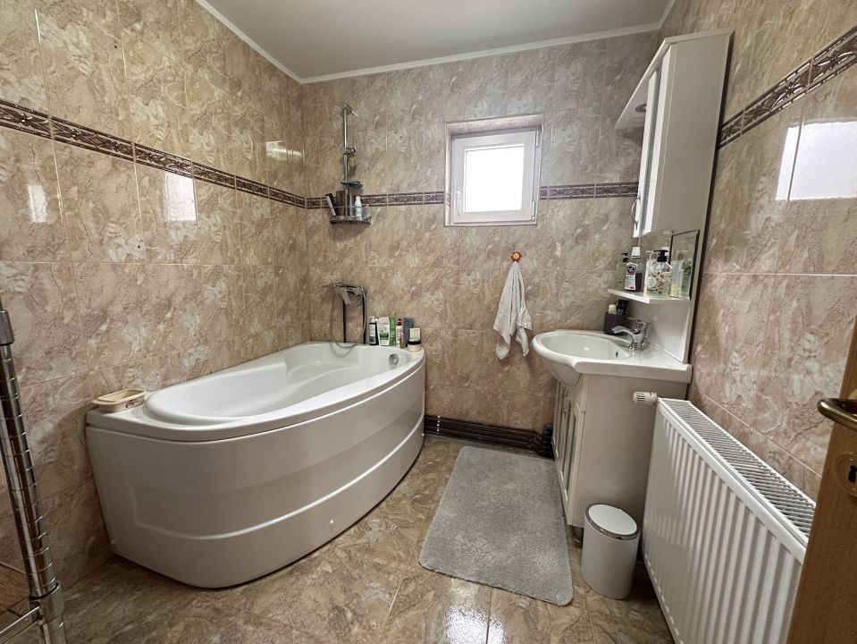 Casa Finisata 6 camere 681 mp.Teren Micesti Renovata Modern Curte Gard Utiliati – fotografia 52 din 68