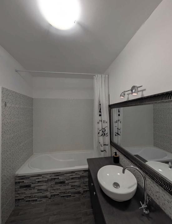 Apartament cu 3 camere , gradina,parcare inclusa,zona Eroilor – fotografia 7 din 8