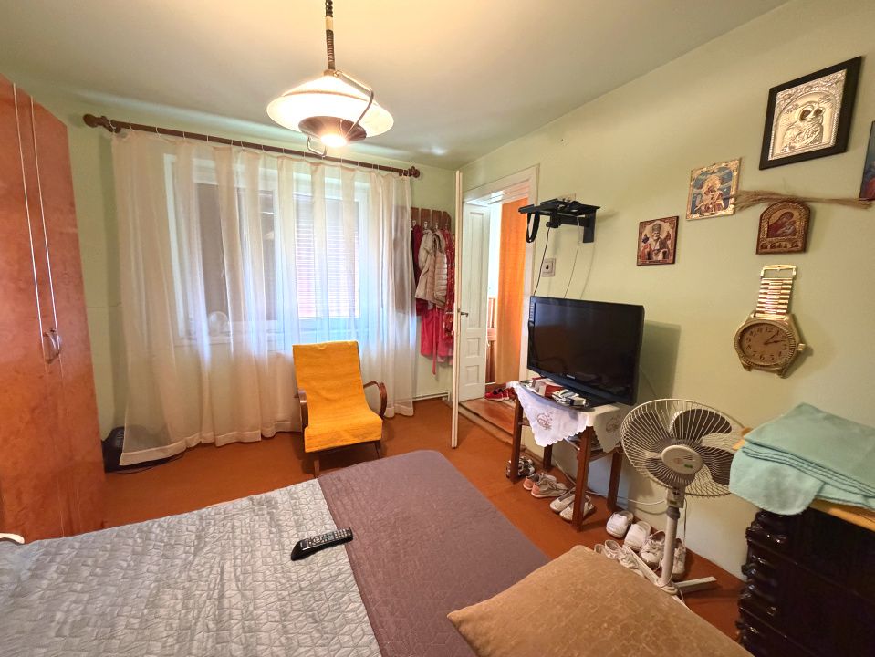 Sebeș Centru – Casă cu suflet 7 Camere 700 mp Teren 2 Garaje Curte Gradină – fotografia 26 din 37