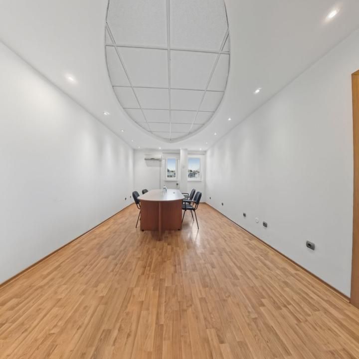 Showroom și birouri pe Calea Romanului – 550 mp, proprietate închiriată – fotografia 9 din 16