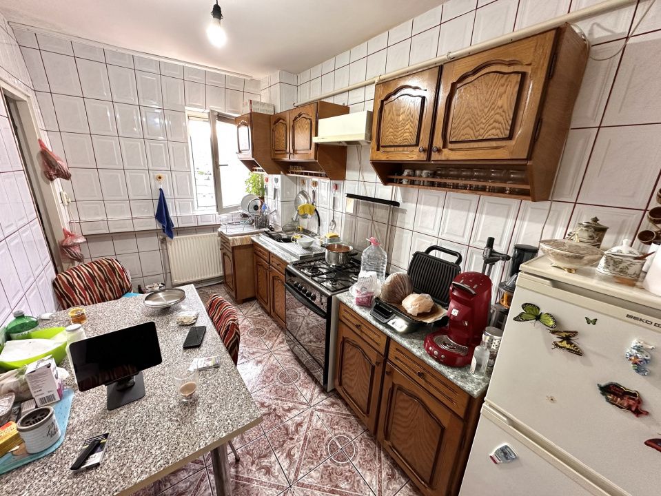 Vanzare Apartament 4 camere modificat in 3 CETATE M-uri vedere Parc 2 bai 2 balc – fotografia 3 din 17