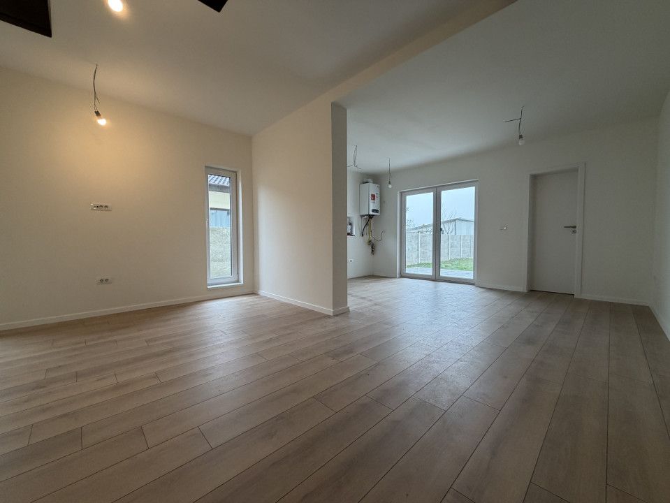 Duplex 4 camere, P+M, 100 mp utili, 330mp teren, 20mp terasa-Sag – fotografia 3 din 18