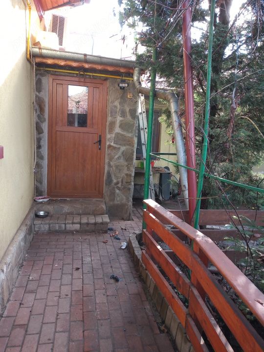 Casă cu 3 dormitoare și curte de 60 mp în Brâncoveanu, 183 mp teren – fotografia 1 din 15
