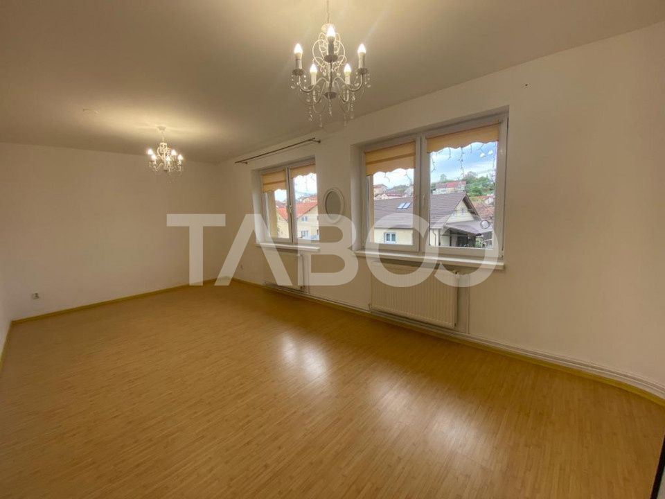Spatiu birouri 80mp 2 camere si locuri de parcare cartier Strand Sibiu – fotografia 1 din 7