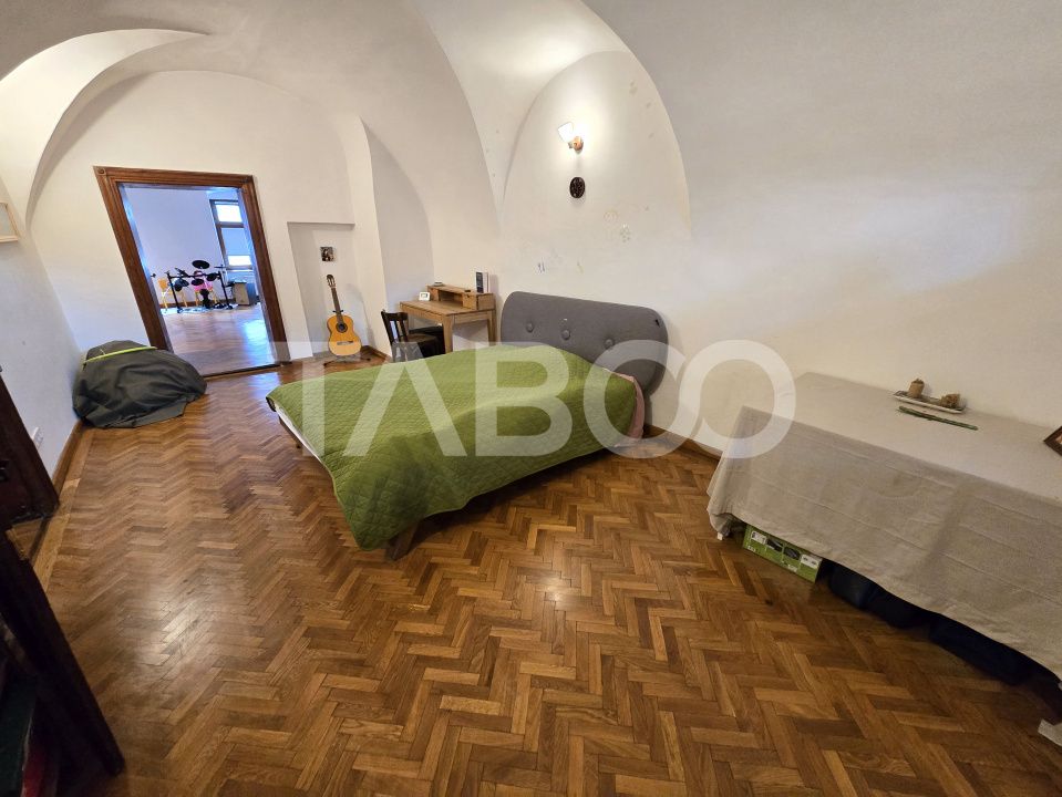 Apartament decomandat de vanzare cu pivnita in Centrul Istoric Sibiu – fotografia 6 din 13