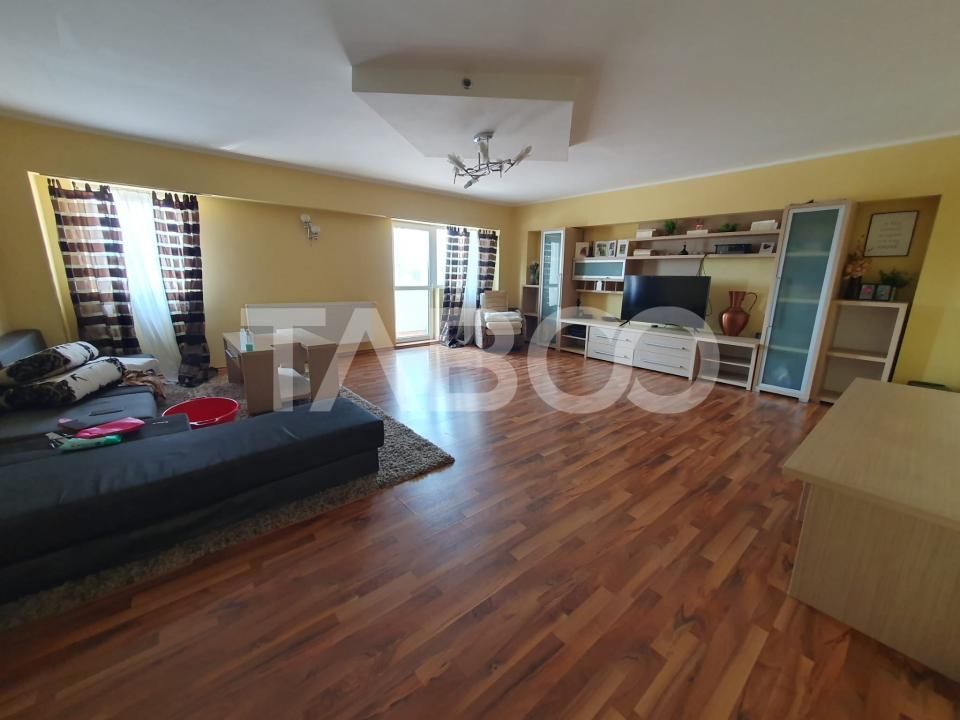 Apartament 4 camere de inchiriat suprafata 120 mp cu vedere la munte – fotografia 1 din 10