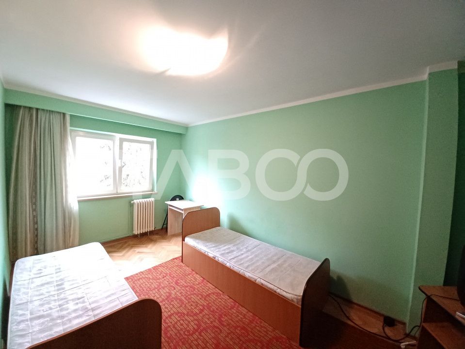 Apartament pentru muncitori 4 camere si 2 balcoane Mihai Viteazul – fotografia 1 din 15