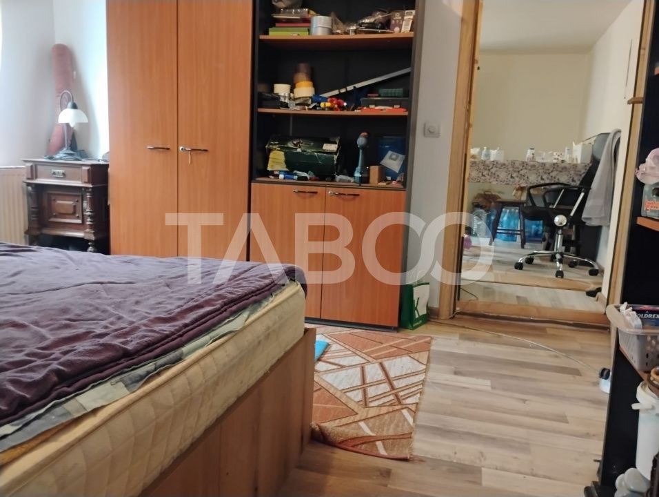 Casa de vanzare 2 camere front stradal 30m teren 1000mp in Seica Mare – fotografia 6 din 9