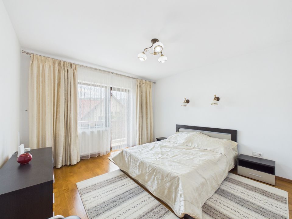 Casa cu priveliste de vis si potential turistic sau investitie in zona Bran – fotografia 18 din 46