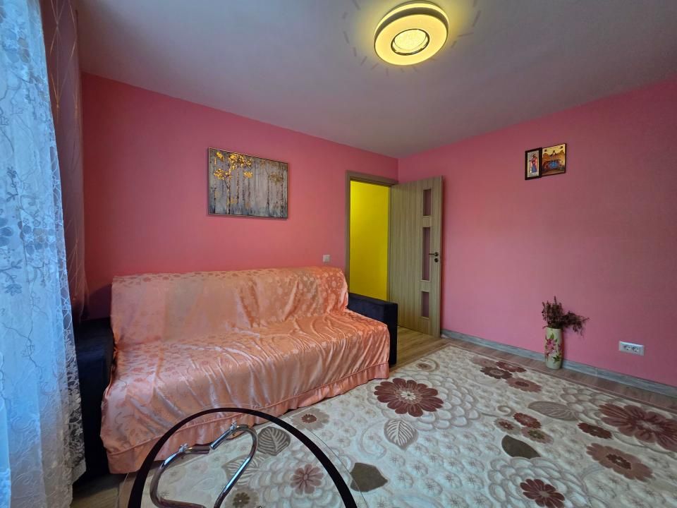 Apartament de 3 camere, decomandat, zona Piata Voievozilor-Alexandru cel Bun – fotografia 3 din 8