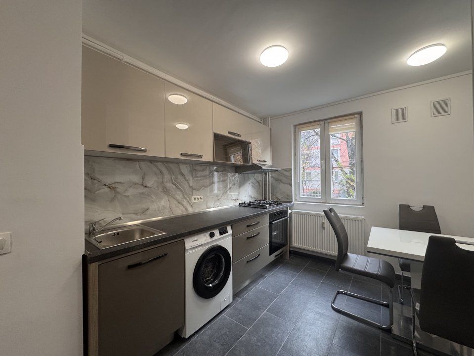 3 Camere | 63 MP | RENOVAT | PARTER ÎNALT | SĂLĂJAN – JEAN STERIADI | 114.000 E – fotografia 11 din 15