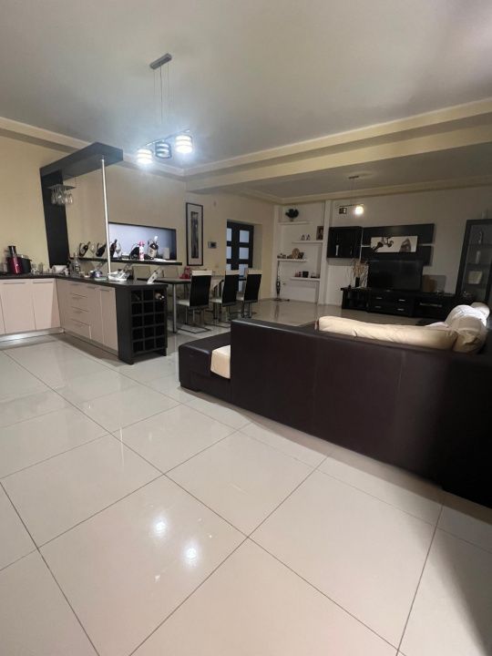 Vila impresionanta P+3, Bulevardul Mamaia, zona Tomis II – fotografia 4 din 12