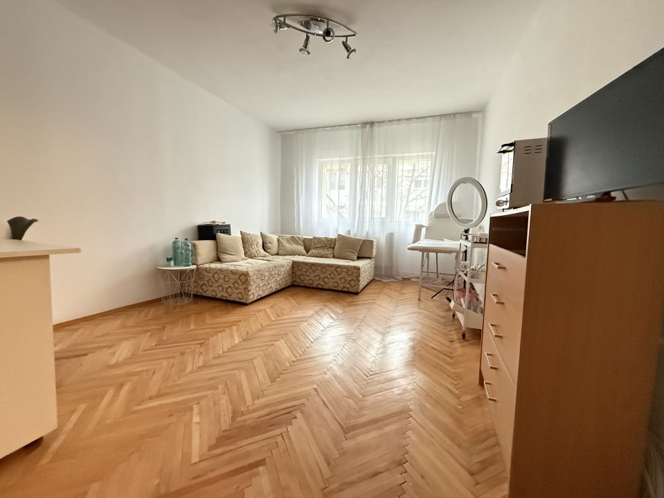 Apartament 3 camere, decomandat, 65 mp utili - Soarelui – fotografia 2 din 8