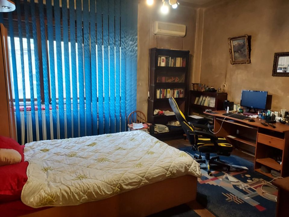 Vila cu curte de vanzare ULTRACENTRAL - 442.7 mp, 72 mp curte libera, 2 garaje – fotografia 16 din 19