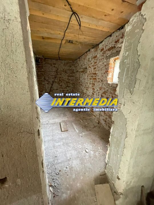 Casa de vanzare Alba Iulia zona Centru cu 5 camere  teren aferent casei 370 mp – fotografia 3 din 11