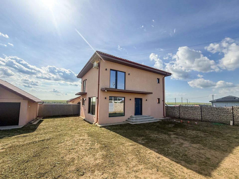 Casa moderna P+1  cu vedere la lac , Corbu – fotografia 3 din 53