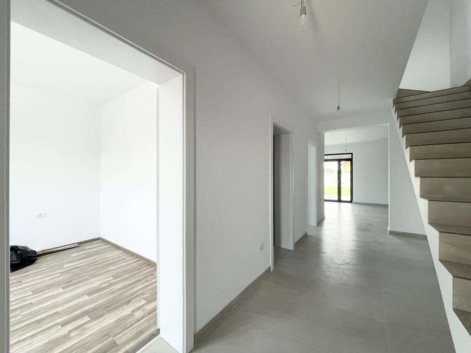 COMISION 0% Duplex spatios intr-o zona linistita - Mosnita Veche – fotografia 4 din 17