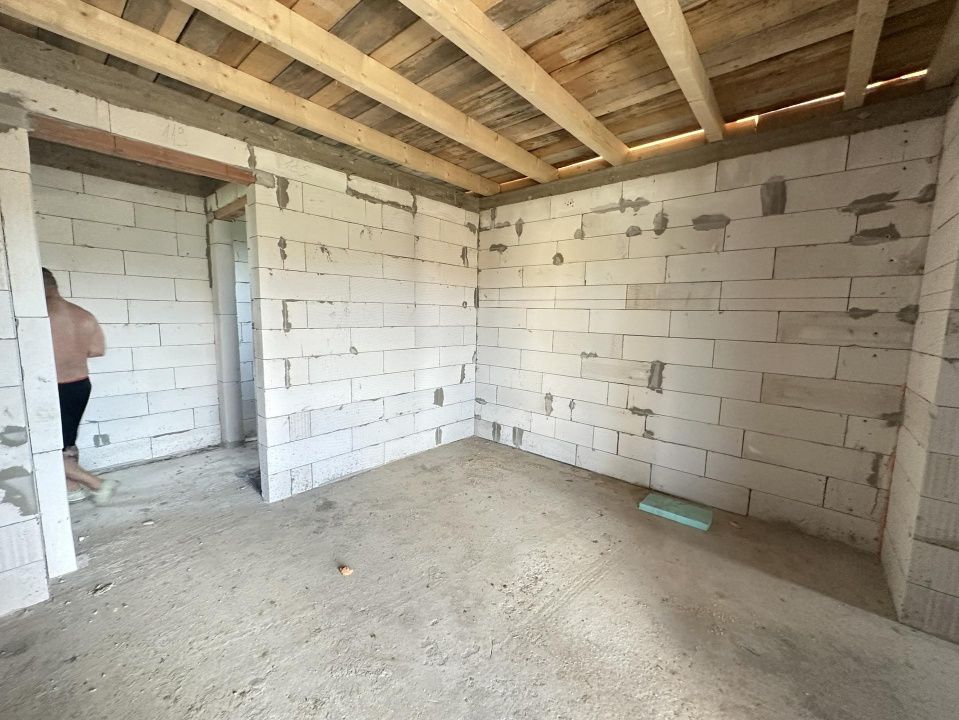 Casa in Rosu Teren 570 mp sau 1134 mp Terasa mare imprejmuit Barabant Alba – fotografia 7 din 21
