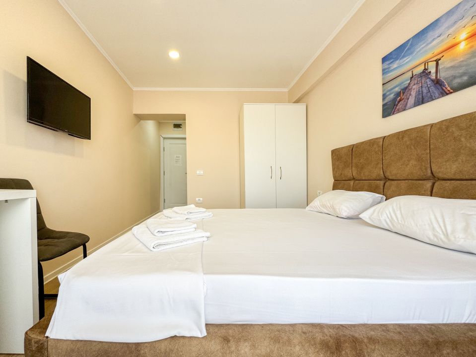 Pensiune de vanzare Costinesti, 26 camere duble, complet functionala – fotografia 25 din 28