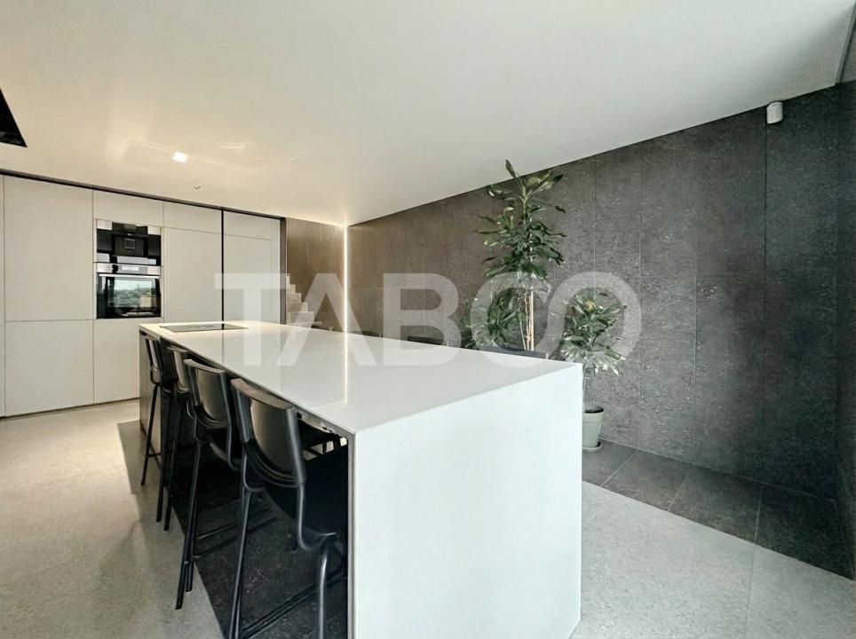 De vanzare unitate duplex ultrafinisata vedere panoramica spre oras – fotografia 1 din 22