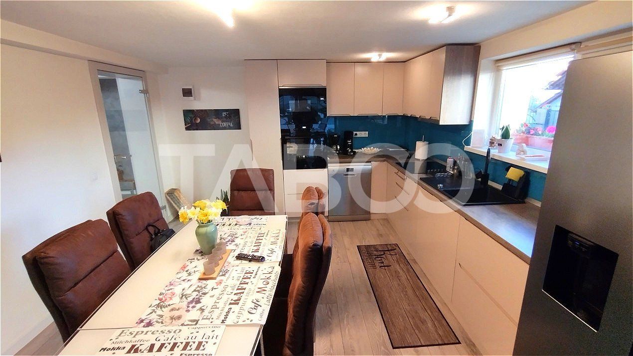 Casa de inchiriat cu 4 nivele pentru regim hotelier Strand Sibiu – fotografia 3 din 46