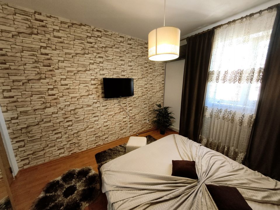 APARTAMENT 2 CAMERE I 54 MP I CETATE BULEVARD I MOBILAT SI UTILAT I – fotografia 2 din 8