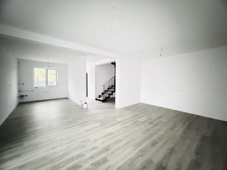 Duplex modern 4 camere, 300mp teren, 101mp utili in Utvin – fotografia 2 din 15