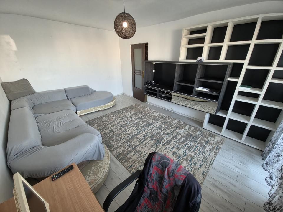 Tomis 3 apartament 3 camere decomandat Bd.Tomis – fotografia 1 din 10