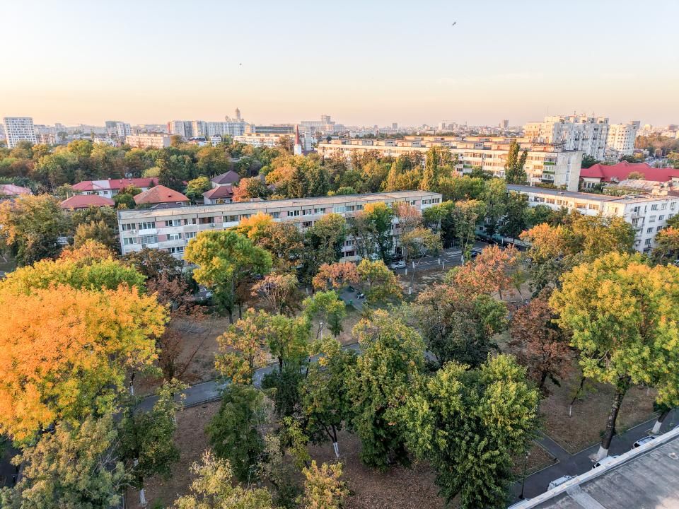 Eroii Revolutiei metrou, parc, gata de mutat, centrală proprie – fotografia 14 din 36
