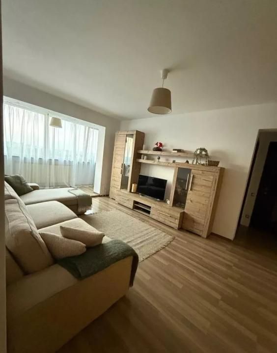 | 3 Camere | Et.10/10 | Balcon Panoramic | Metrou Titan | Recent Renovat – fotografia 1 din 12