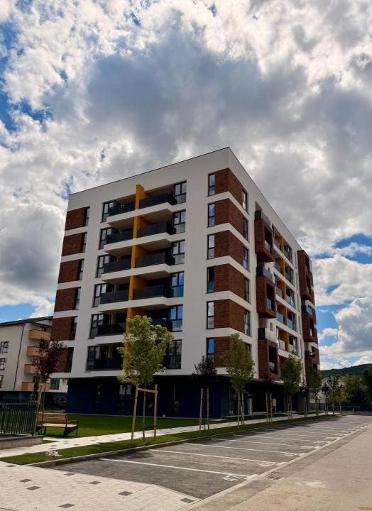 Apartament semifinisat cu 4 camere | 80 mp | locuință sau spațiu comercial – fotografia 1 din 4