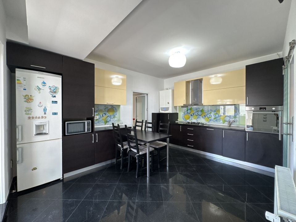 Vila individuala versatila de inchiriat in Otopeni-Odai, 8 camere, 5 bai – fotografia 5 din 19