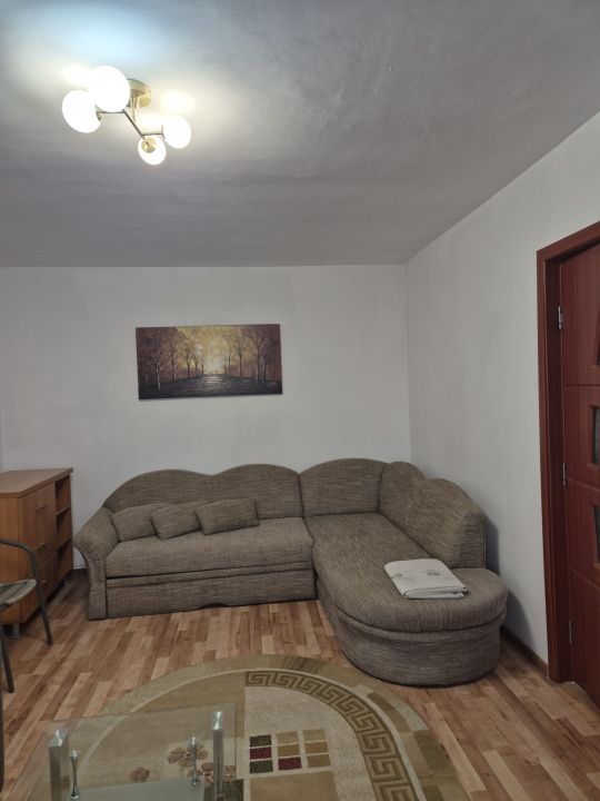 De inchiriat apartament 2 camere Toamnei – fotografia 1 din 7