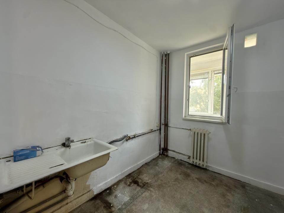 Apartament 2 camere, etaj 2, decomandat - zona Sagului – fotografia 9 din 10